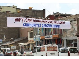 Esnaftan Hdp’ye Pankartlı Destek