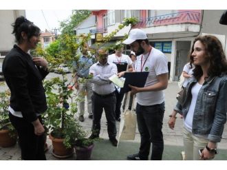 Çevre İçin Kapı Kapı Dolaşıyorlar