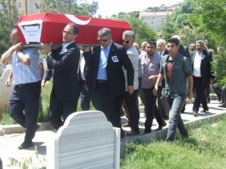 Eski Vekil Aksoy Toprağa Verildi