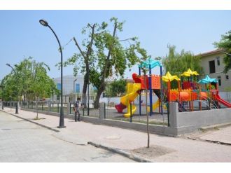 Yunus Emre Meydanı Genişledi