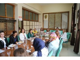 Aile Eğitimi Kursuna Katılan Annelere Sertifikaları Verildi