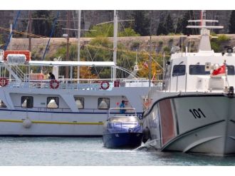 1 Gecede 176 Kaçak Göçmen Yakalandı