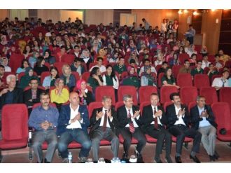 Liseler Arası Münazara Yarışması Yapıldı