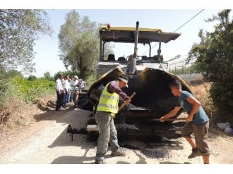 Aksu’da Asfalt Çalışmaları Sürüyor