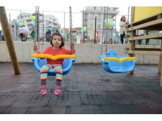 Demirci Mahallesi Yeni Parkına Kavuştu