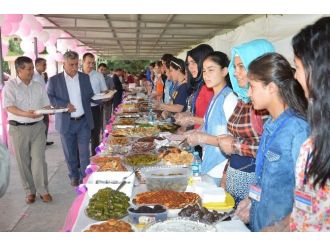 Hadi Kutlu Kız Mesleki Ve Teknik Anadolu Lisesi’nde Yıl Sonu Sergisi Ve Kermes Düzenledi