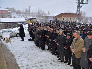 Özbeylerin Annesi Vefat Etti