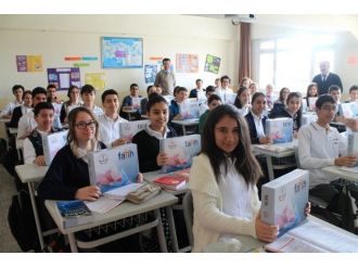 700 Bin Öğrenciye Tablet Dağıtılacak