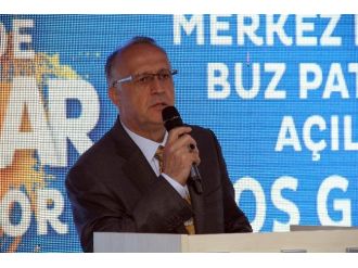 Kağıthane’de Buz Pisti Ve Park Hizmete Sunuldu