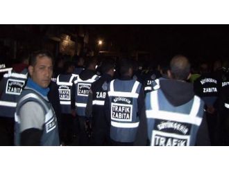 İstanbul Zabıtasından Gece Yıkım Operasyonu
