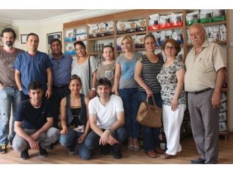 Hayvanseverlere Kuru Mama Bağışı