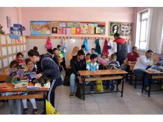 Üniversite Öğrencilerinden Sosyal Sorumluluk Projesi