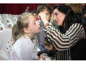 Koü Öğrencileri Çocukları Sevindirdi