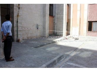 Hemşire Hastanenin 3. Katından Atlayarak İntihar Etti