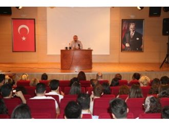 Murathan Mungan Buca’da Okurlarıyla Buluştu