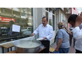 Burhaniye’de Kadınlar İhtiyaçlı Öğrenciler İçin Kermes Düzenledi