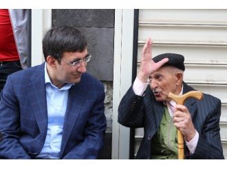 Bakan Yılmaz Suriçi Esnafını Ziyaret Etti