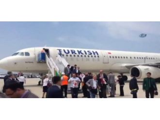 Pilot Ve Ekibine Alkışlı Teşekkür
