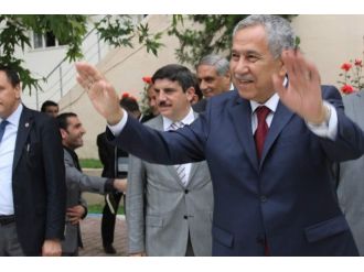 Başbakan Yardımcısı Arınç: Hdp’ye Yapılan Bu İşi Bize Yapılmış Gibi Kabul Ederiz