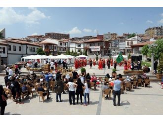 Altındağlı Kadınlar Bayat Ekmekten Harika Lezzetler Yaptı