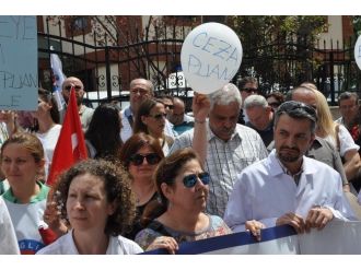 Sağlıkçılar Hakları İçin Eylem Yaptı