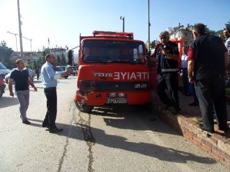 İtfaiye Arabasının Kaza Yaptığı An Kameralara Yansıdı