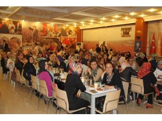 Ak Partili Kadınlar Şişli’de 2 Bin Evi Ziyaret Etti