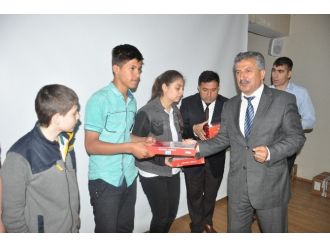 Muş’ta Öğrencilere Tablet Bilgisayar Dağıtıldı