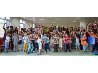 Çocuk Gelişimi Öğrencilerinden Tiyatro Etkinliği