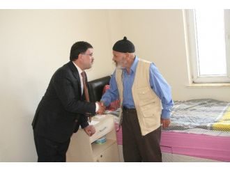Ak Parti Yozgat Milletvekili Başer, Özürlü Rehabilitasyon Merkezini Ziyaret Etti
