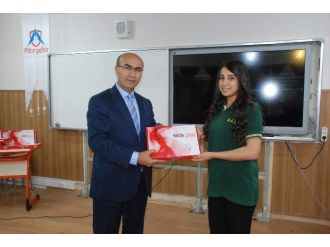 2 Bin 832 Öğrenciye Tablet Dağıtımı Başladı