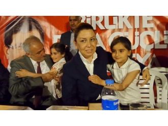 Ak Partili Adaylar, Özal Mahallesi’ni Ziyaret Etti