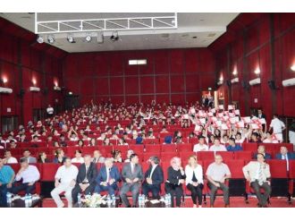 150 Bin Tablet Bilgisayar Öğrencilere Dağıtılıyor