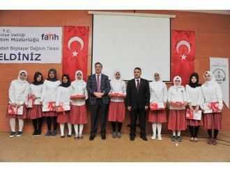 Fatih Projesi Kapsamında Osmaniye’de Tablet Dağıtımı Yapıldı
