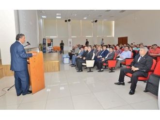 Tunceli Valisi Girişimci Esnafa Sertifika Verdi
