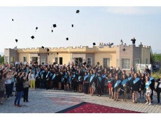Sındırgı Myo’da Mezuniyet Coşkusu