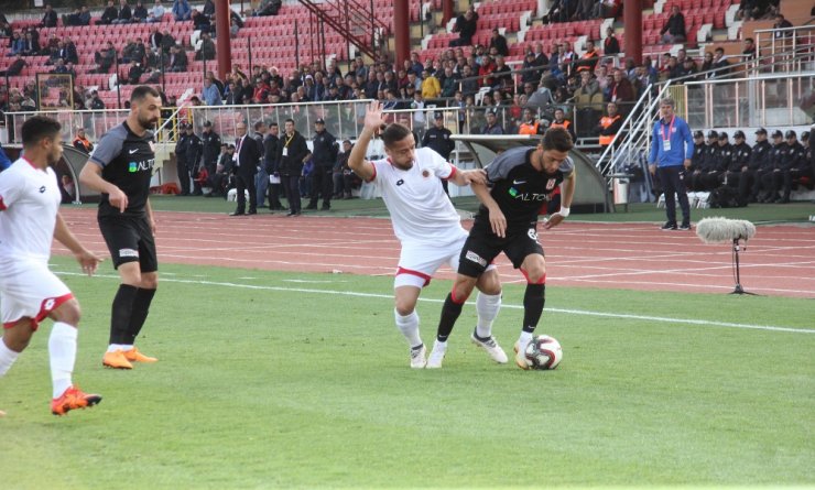 Balıkesir evinde Gençler’i devirdi