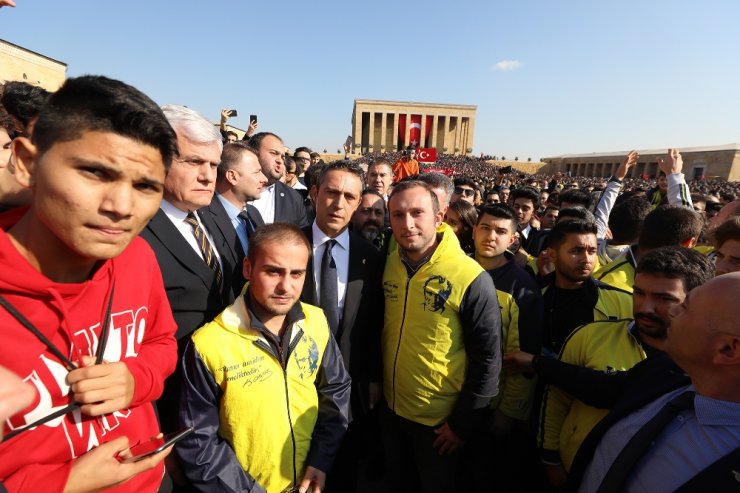 Fenerbahçeliler, Anıtkabir’e akın etti