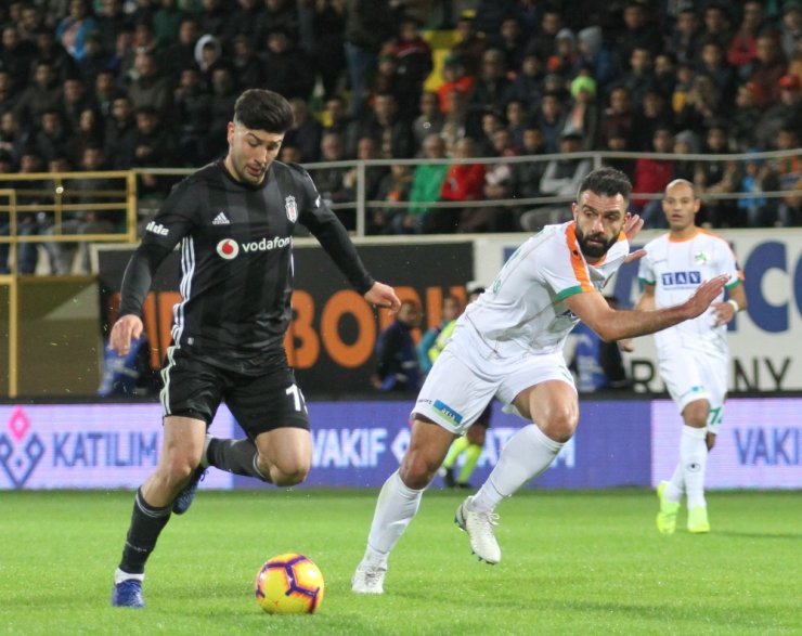 Aytemiz Alanyaspor sahasında Beşiktaş ile 0-0 berabere kaldı