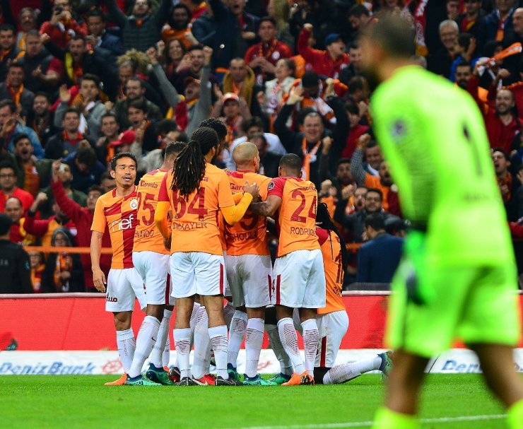Galatasaray Medipol Başakşehir'i yenmek istiyor