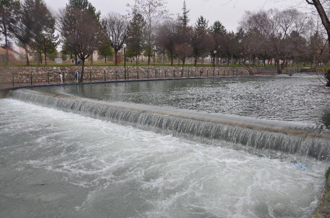 Ceyhan Nehri'nde tekrar su kaynamaya başladı