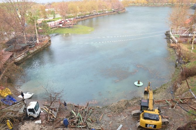 Ceyhan Nehri'nde tekrar su kaynamaya başladı