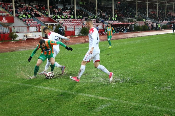 Kahramanmaraşspor  Aytemiz Alanyaspor'u 2-1 yendi