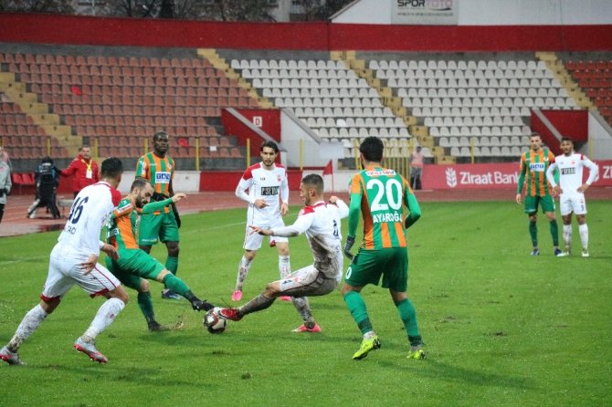 Kahramanmaraşspor  Aytemiz Alanyaspor'u 2-1 yendi