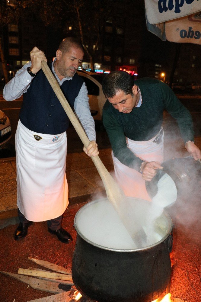 Kahramanmaraş’ta sıcak salep vatandaşın içini ısıttı