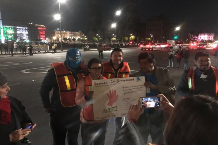 Adres farklı yeleğin rengi farklı ama yeleğin anlamı aynı