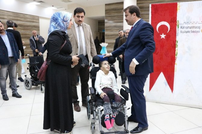 Kahramanmaraş’ta 67 engelliye tekerlekli sandalye hediye edildi