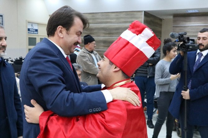 Kahramanmaraş’ta 67 engelliye tekerlekli sandalye hediye edildi