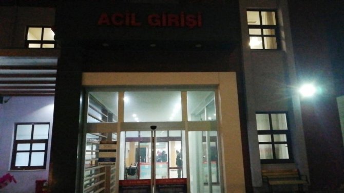 Tuvalette doğurup hiç acımadan çöp tenekesine attı