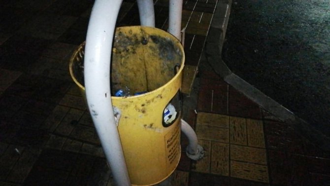 Tuvalette doğurup hiç acımadan çöp tenekesine attı